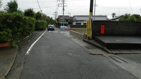 Local photos, including front road. Frontal road