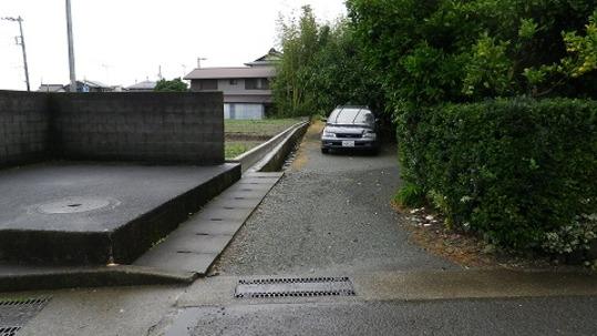 Local photos, including front road. Frontal road