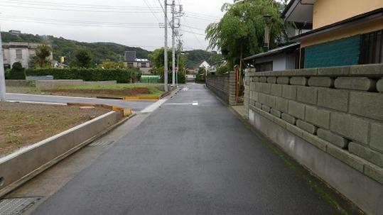 Local photos, including front road. Frontal road