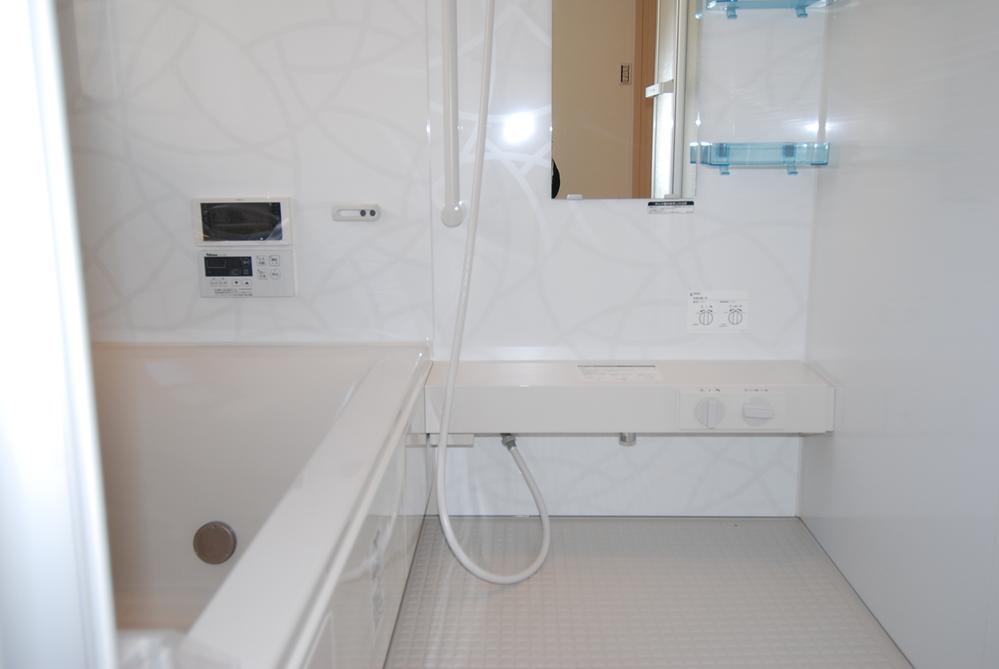 Bathroom. Indoor (10 May 2013) Shooting