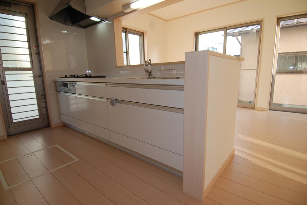 Kitchen. Indoor (10 May 2013) Shooting