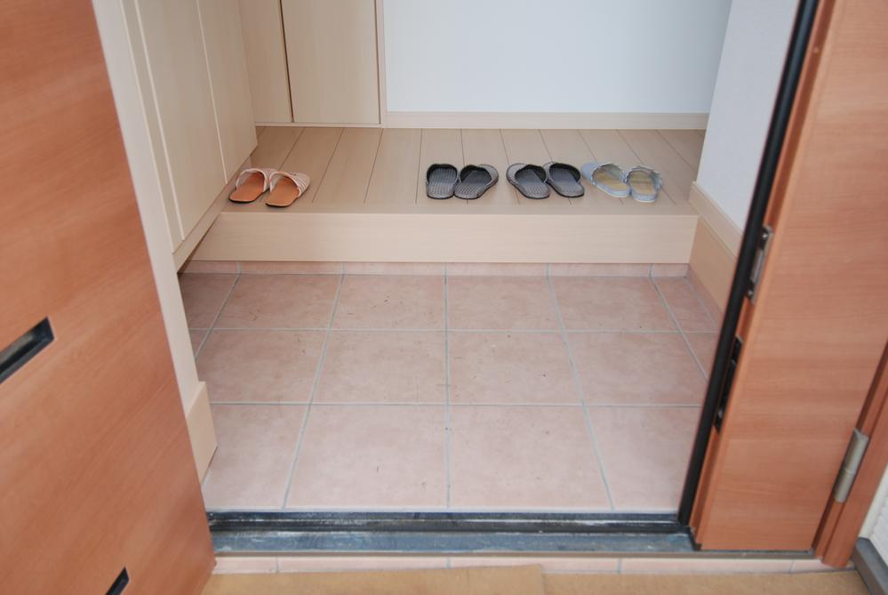 Entrance. Local (10 May 2013) Shooting