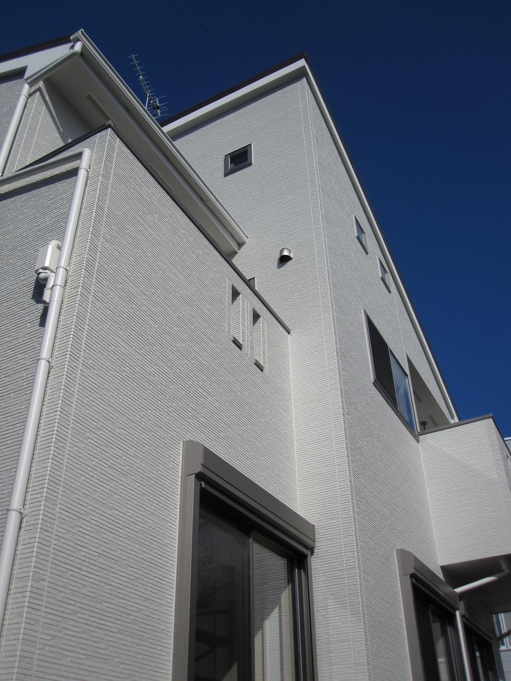 Local appearance photo. Local (10 May 2012) shooting