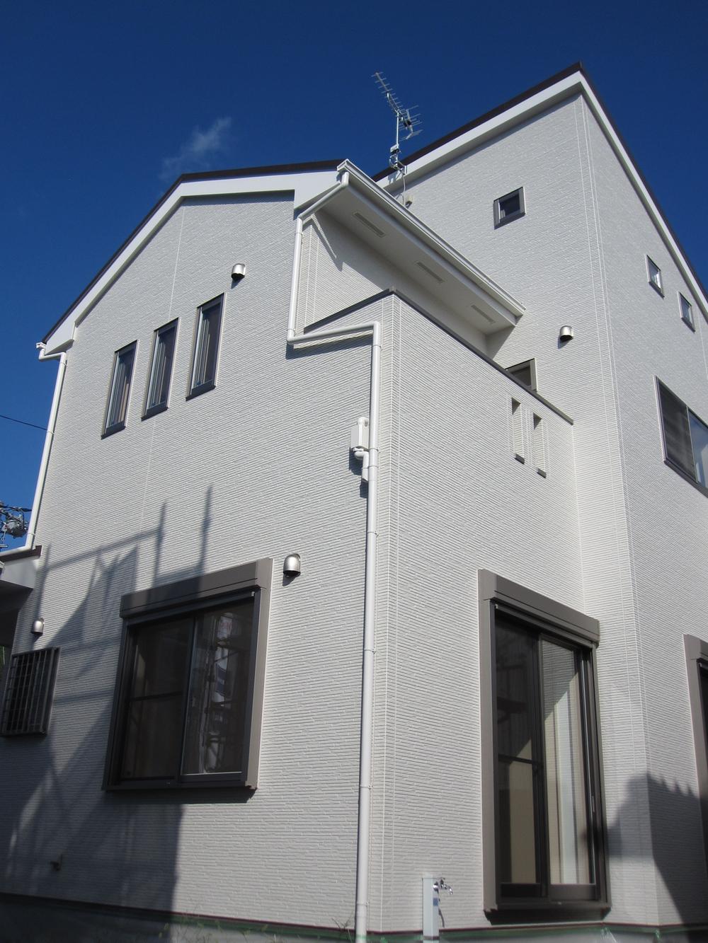 Local appearance photo. Local (10 May 2012) shooting