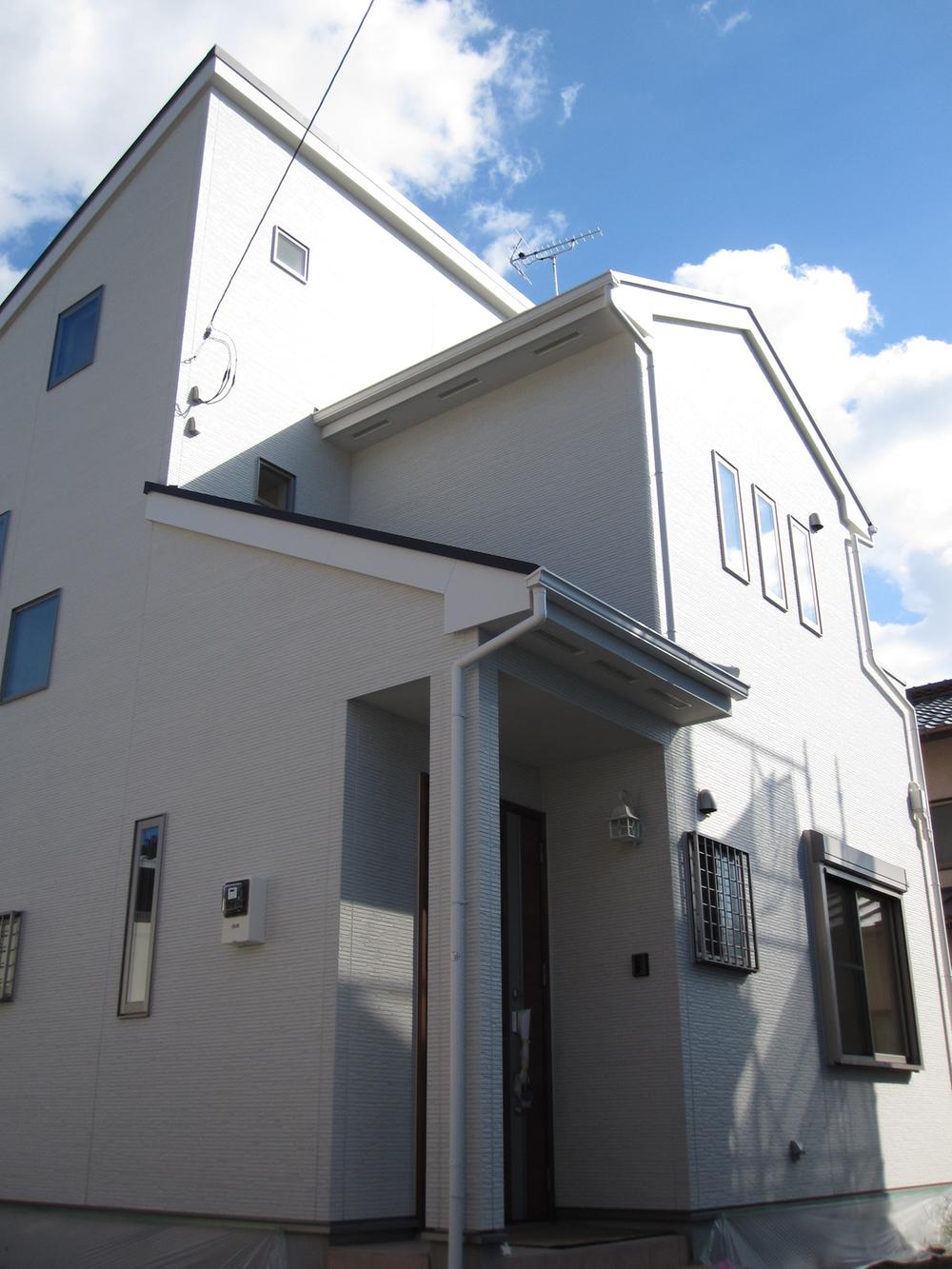 Local appearance photo. Local (10 May 2012) shooting