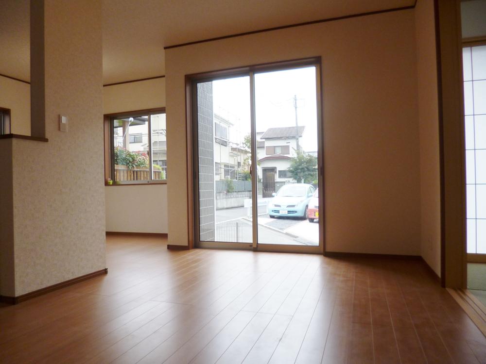 Living. South-facing living room!