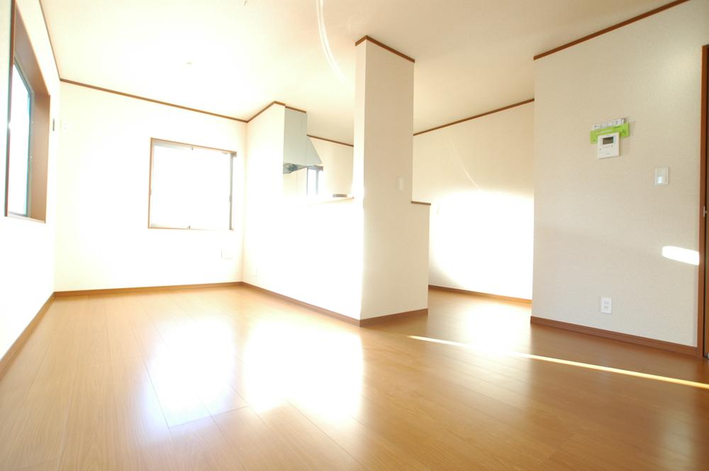 Same specifications photos (living). Same specifications