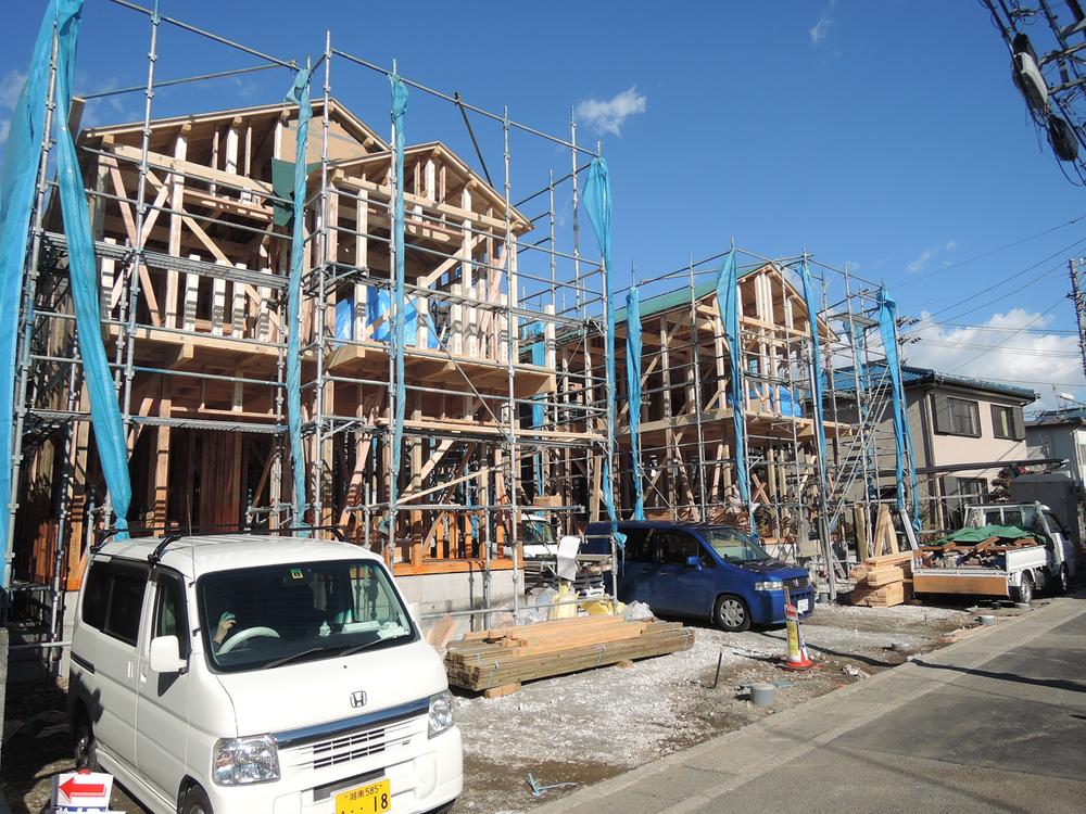 Local photos, including front road. Local (12 May 2013) Shooting