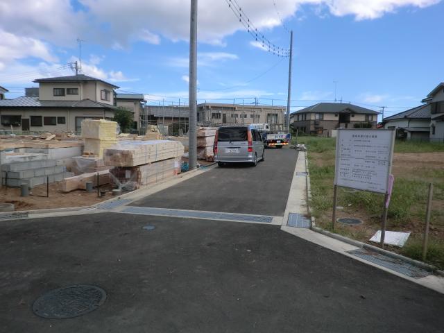 Local photos, including front road. Local (September 2013) Shooting