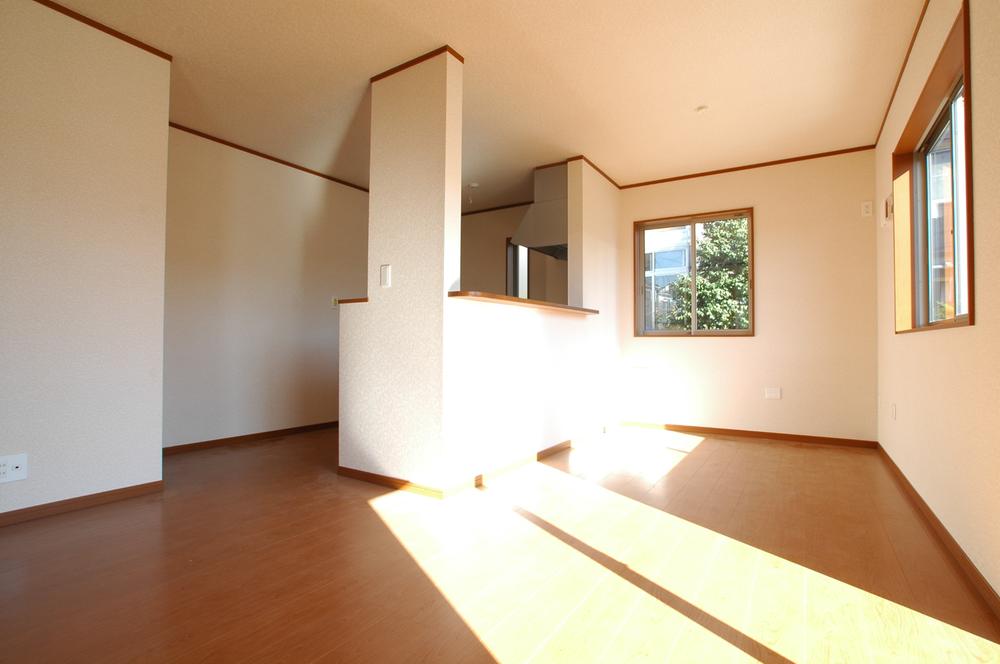 Same specifications photos (living). Same specifications