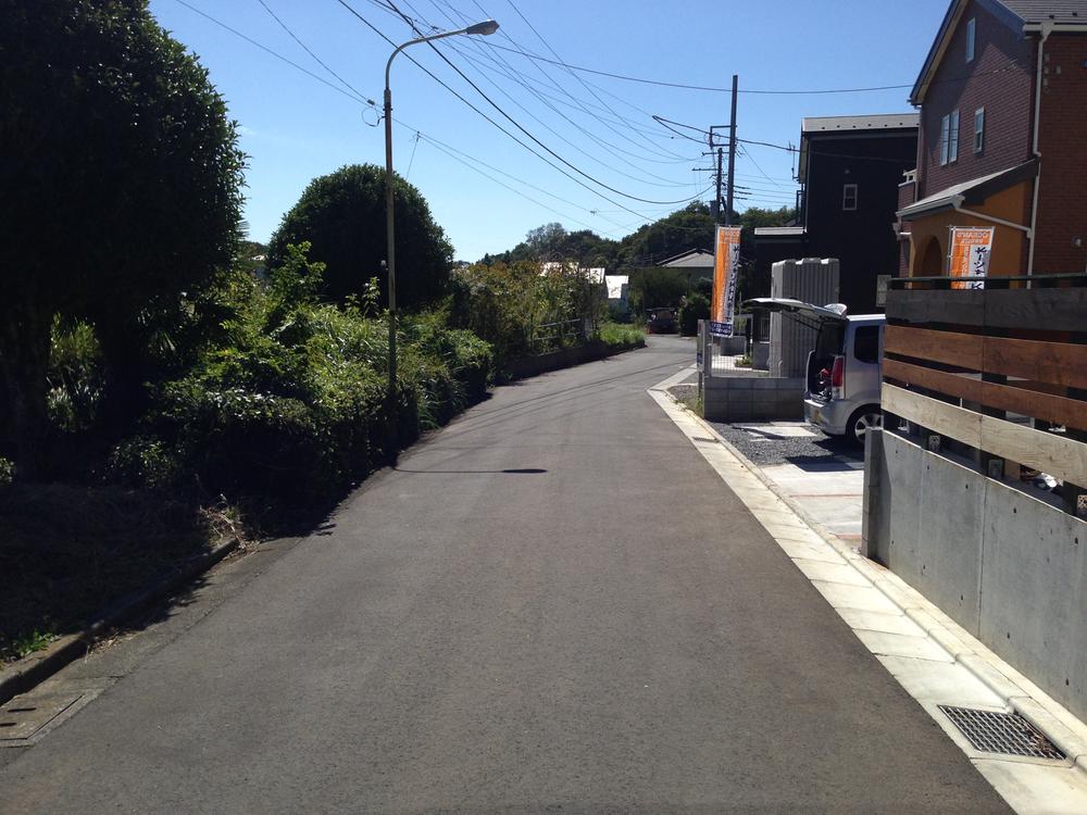 Local photos, including front road. Local (10 May 2013) Shooting