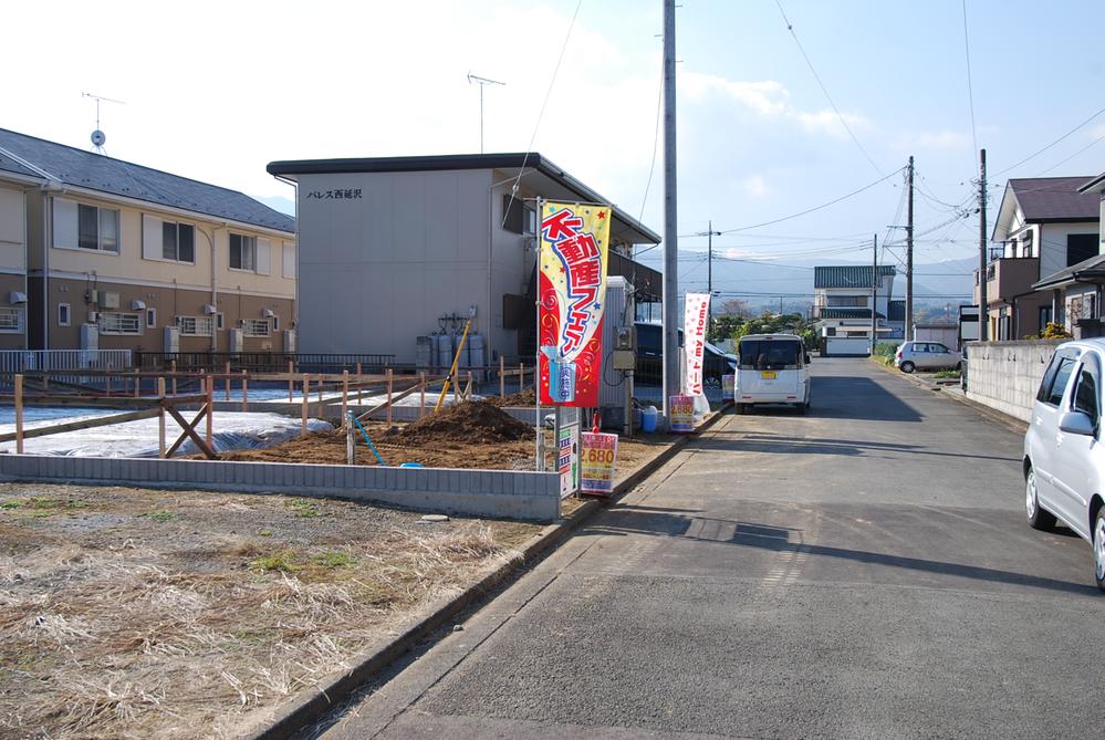 Local photos, including front road. Local (12 May 2013) Shooting