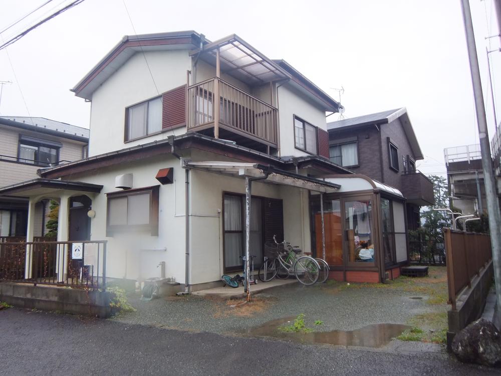 Local land photo. Local (11 May 2013) shooting quality goods Yes.