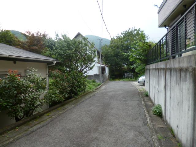 Local photos, including front road. Position designated road, Interests there (August 2013) Shooting