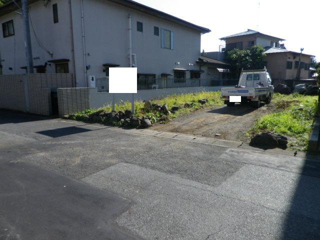 Local photos, including front road. Local (12 May 2013) Shooting