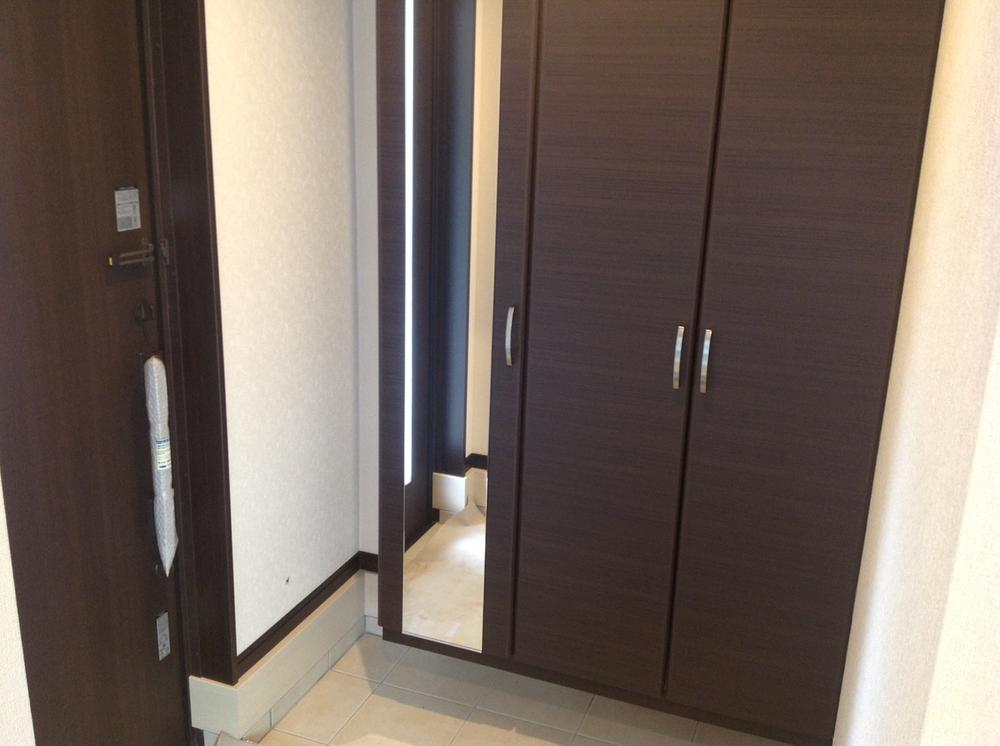 Entrance. Entrance (September 2013) Shooting