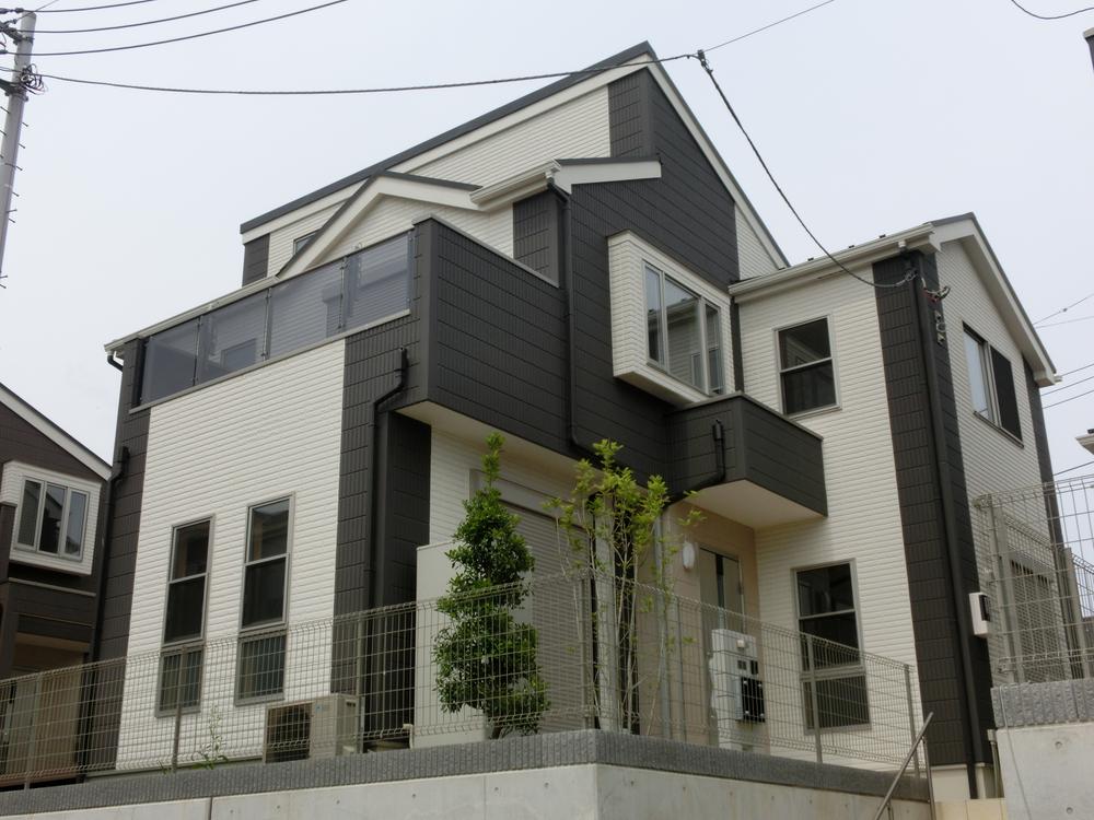 Local appearance photo. 17 Building appearance