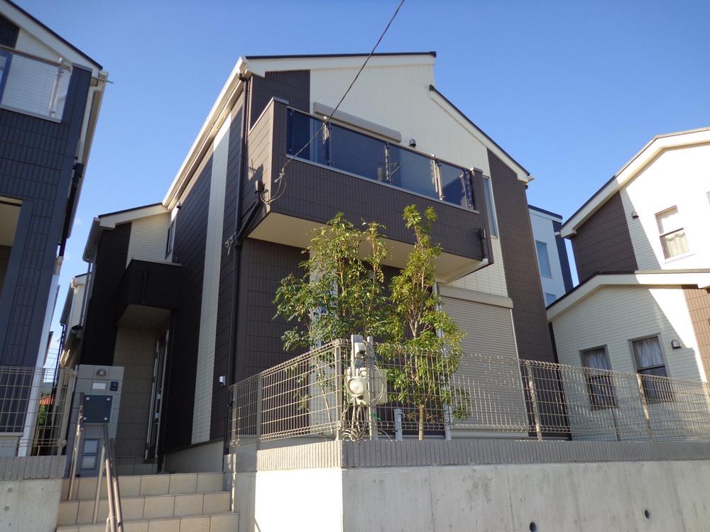 Local appearance photo.  [8 Building] 4LDK + car space "site 138.42 sq m building 107.64 sq m" ・ LDK22 Pledge ・ All room 6 quires more ・ Atrium and skylight with dining