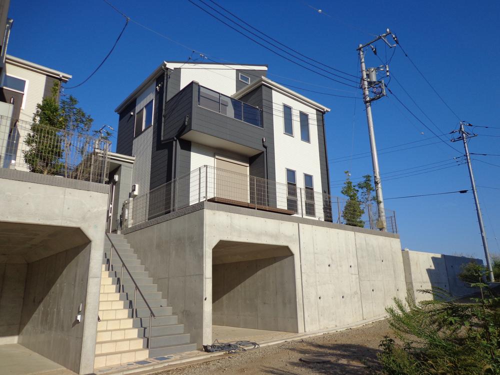Local appearance photo.  [16 Building] 4LDK + loft + underground garage "site 121.54 sq m building 102.67 sq m" ・ Underground garage 19.90 sq m  ・ LDK18.25 Pledge ・ Deck with Terrace ・ 7 tatami room 2 rooms ・ With loft
