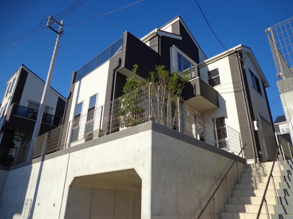 Local appearance photo. Also it is directed to settle in the villa