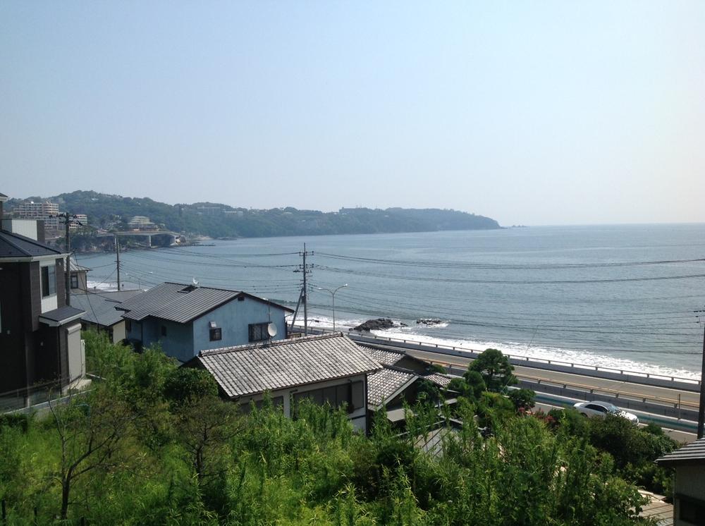 View photos from the dwelling unit. View from the site (August 2013) Shooting