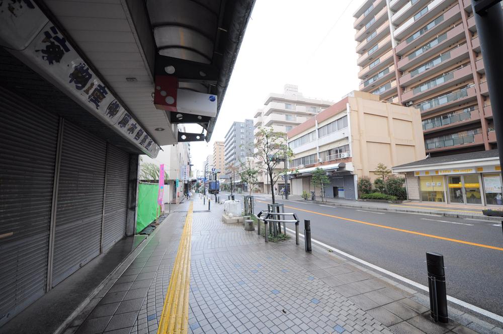 Local photos, including front road. Local (11 May 2013) Shooting