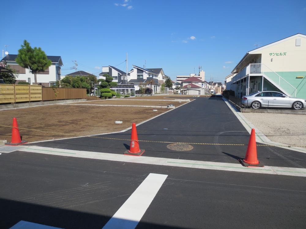 Local photos, including front road. Local (10 May 2013) Shooting