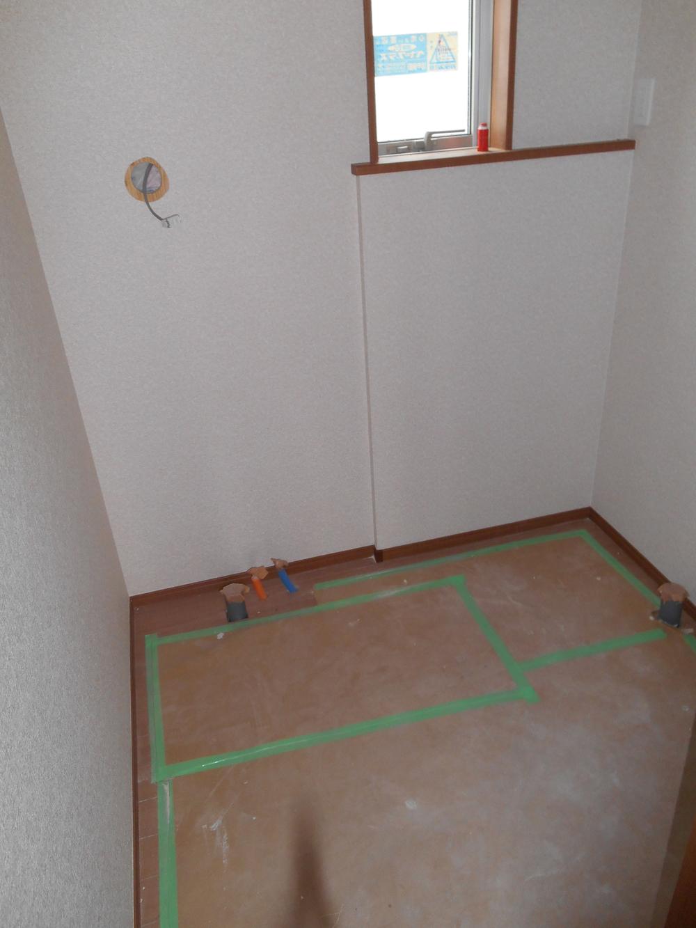 Wash basin, toilet. It will be installed wash basin now