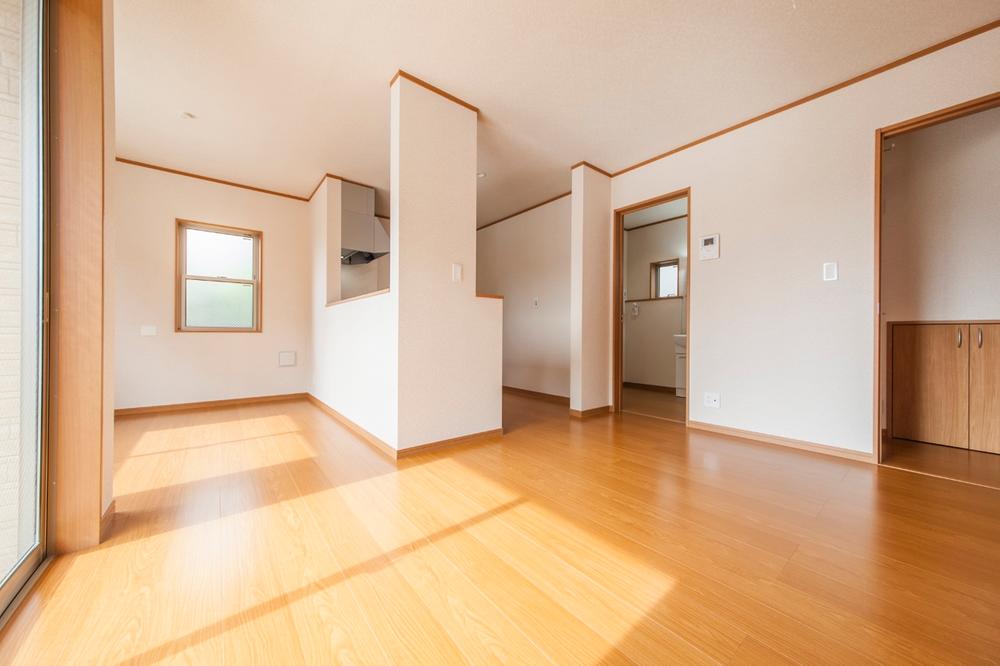 Same specifications photos (living). Example of construction