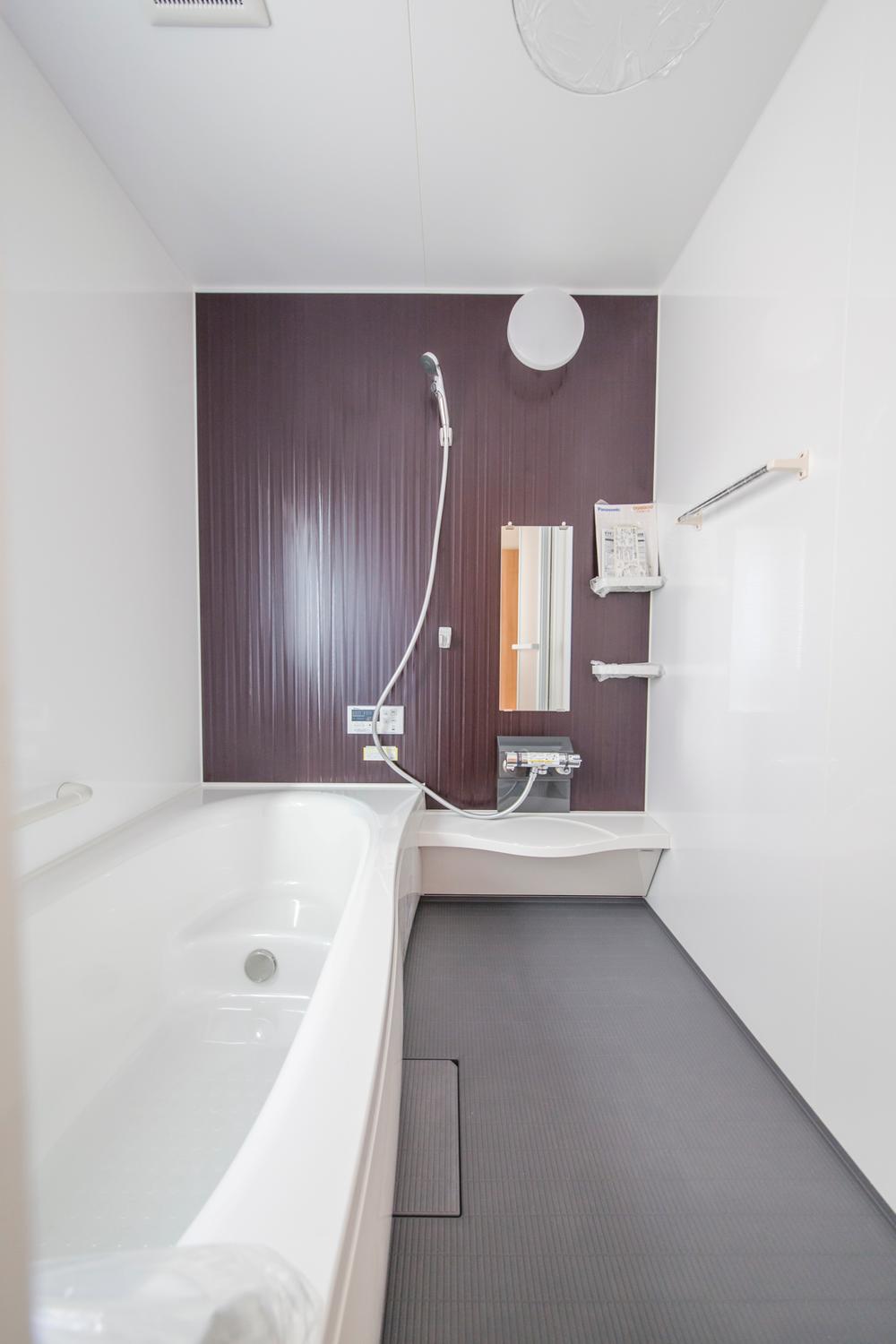 Same specifications photo (bathroom). Example of construction