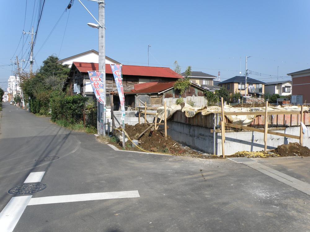 Local photos, including front road. Local (11 May 2013) Shooting