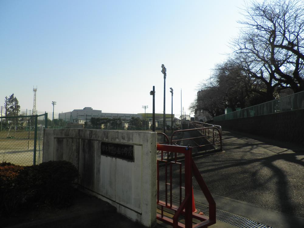 Junior high school. 1498m to Atsugi City small Ayu Junior High School