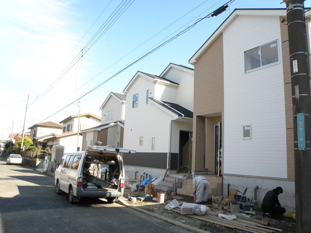 Local appearance photo. Local (11 May 2013) Shooting