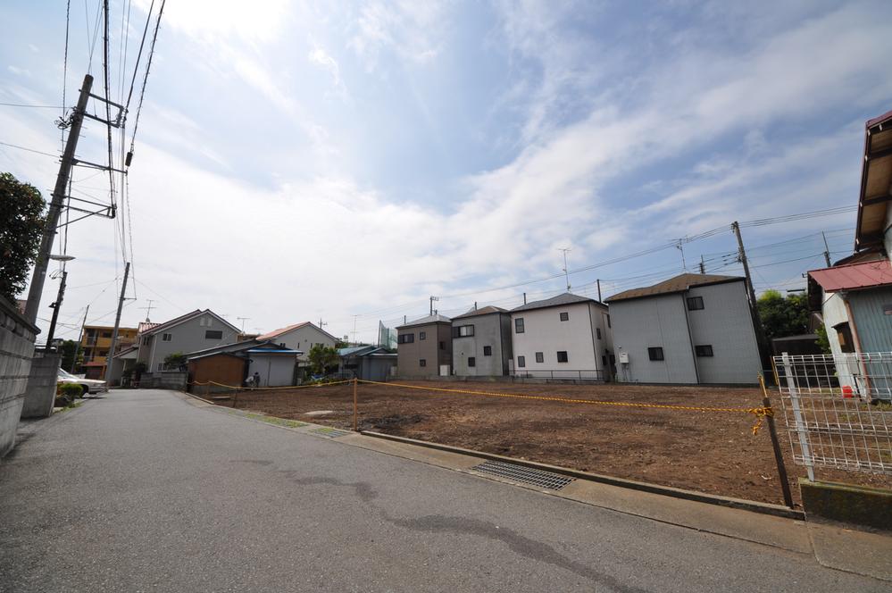 Local photos, including front road. Local (August 2013) Shooting