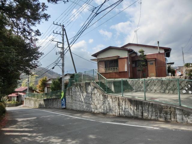 Local photos, including front road. Local (January 2014) Shooting