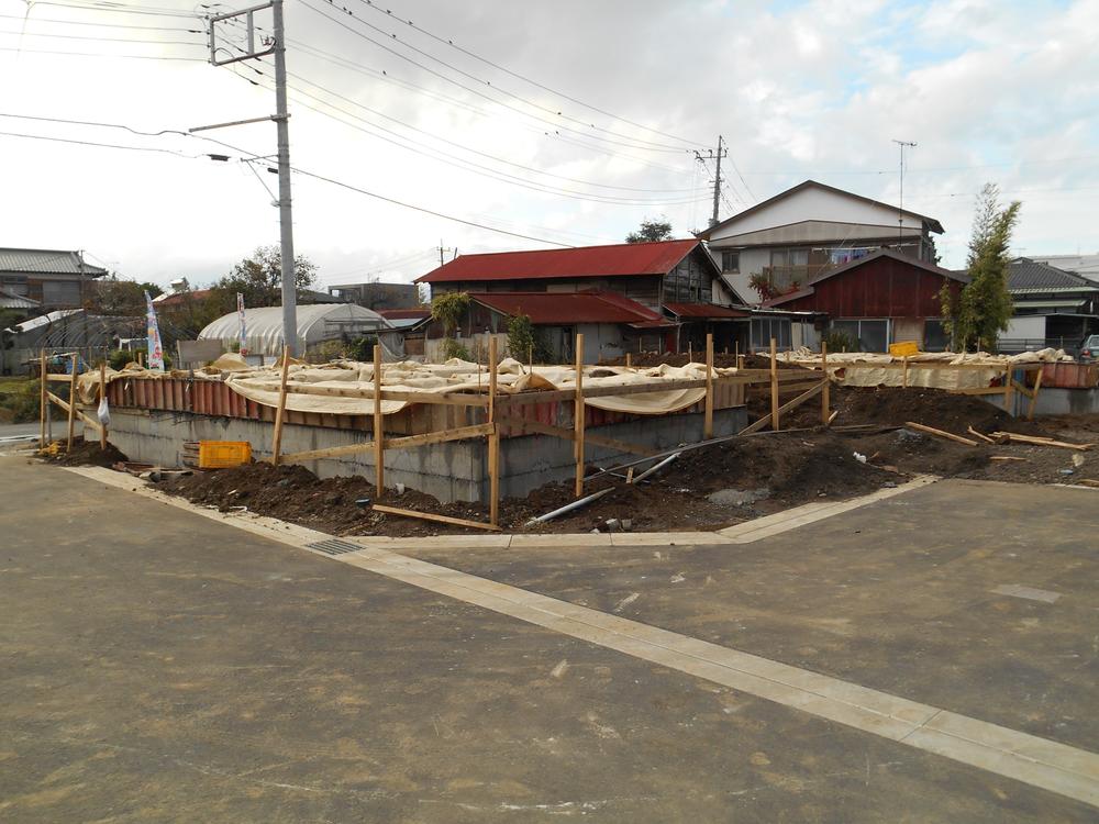 Local appearance photo. 1 Building