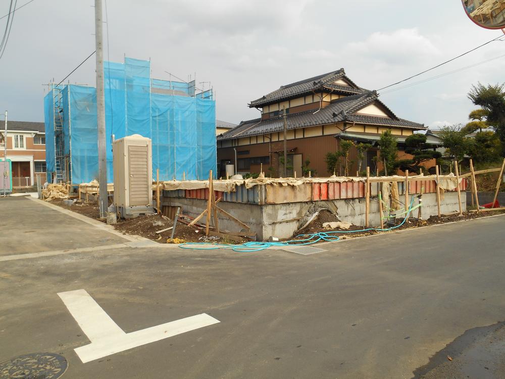 Local appearance photo. 8 Building