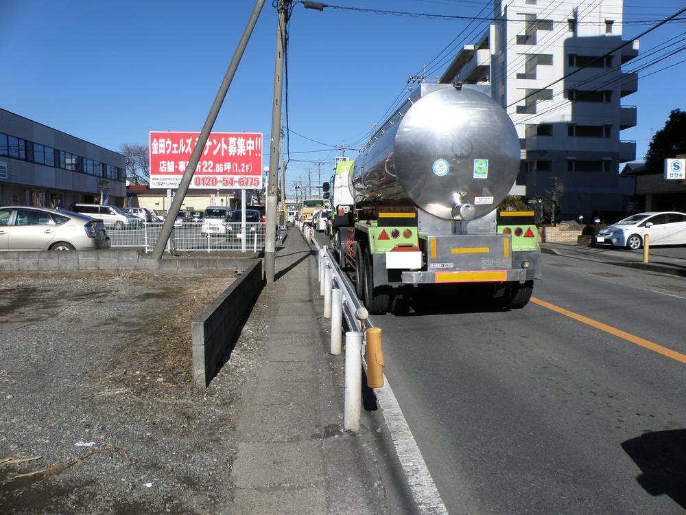 Local photos, including front road. Local (January 2014) Shooting