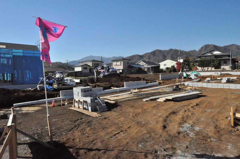 Local photos, including front road. Local (12 May 2013) Shooting