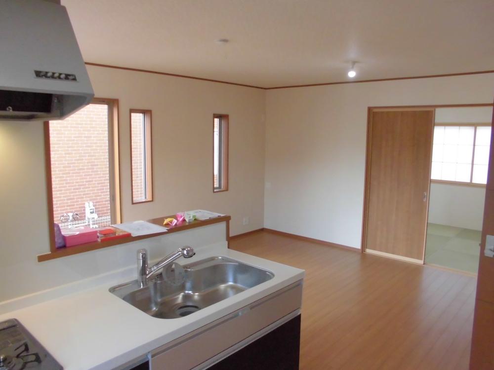 Same specifications photos (living). Example of construction