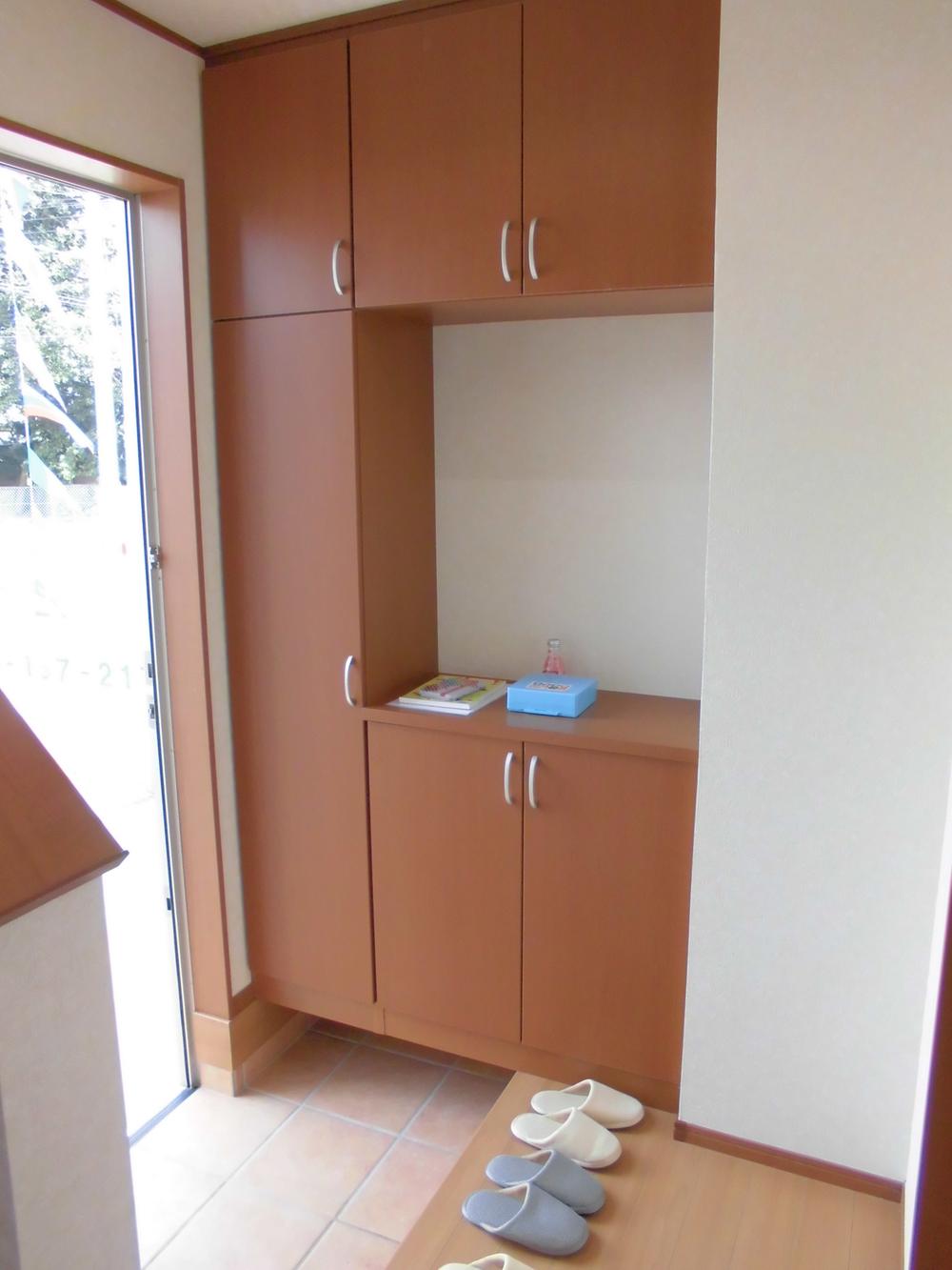 Entrance. Example of construction