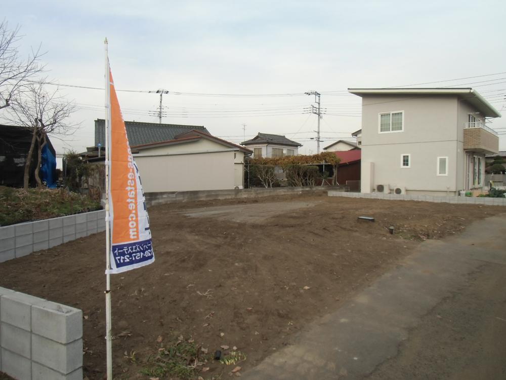 Local photos, including front road. Local (December 9, 2013) Shooting