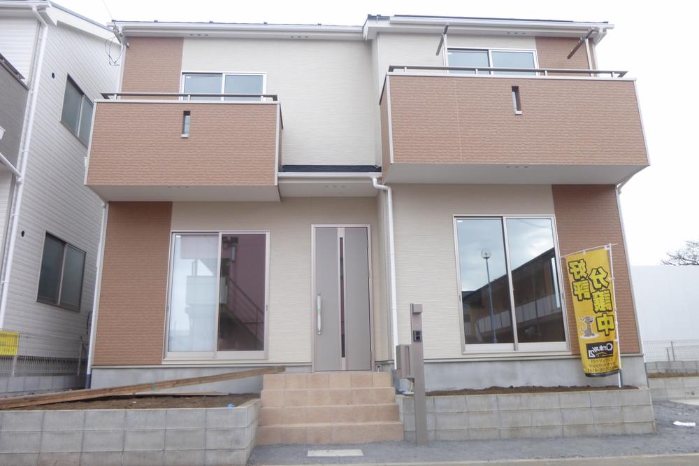 Local appearance photo. Building 3