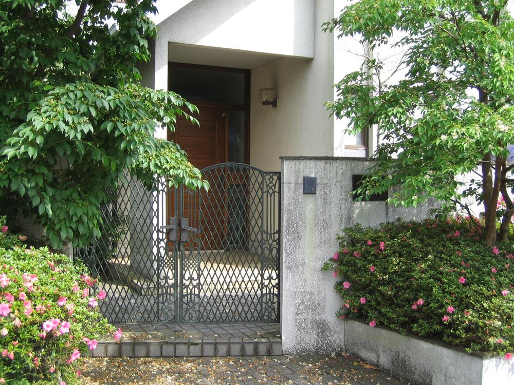 Local appearance photo