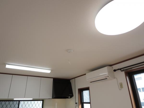 Other Equipment. Each room, Lighting equipment of fire alarm and LED ・ We established the curtain rail. The living are equipped with air conditioning (one).