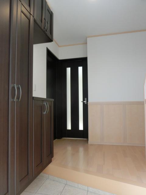 Entrance. Indoor (10 May 2013) Shooting