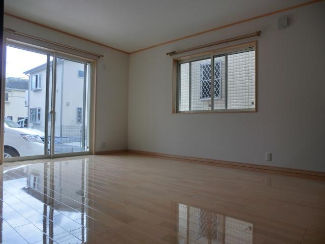 Living. Indoor (10 May 2013) Shooting