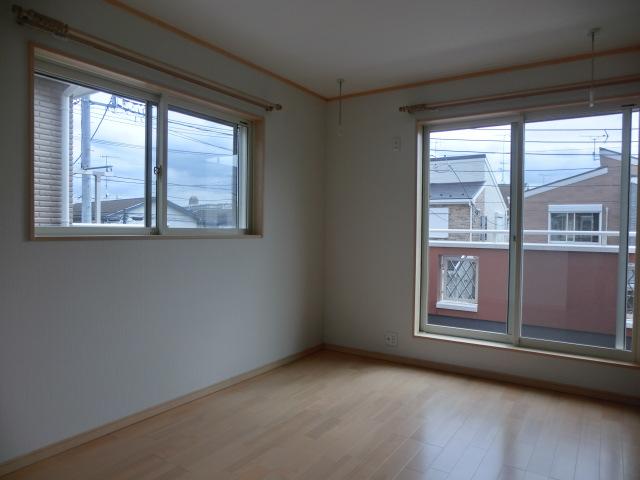 Non-living room. Indoor (10 May 2013) Shooting