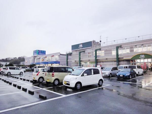 Supermarket. 160m to FUJI Super