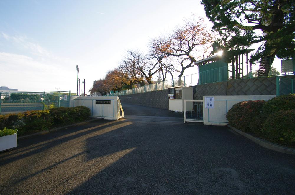 Junior high school. 1000m to Atsugi City small Ayu Junior High School